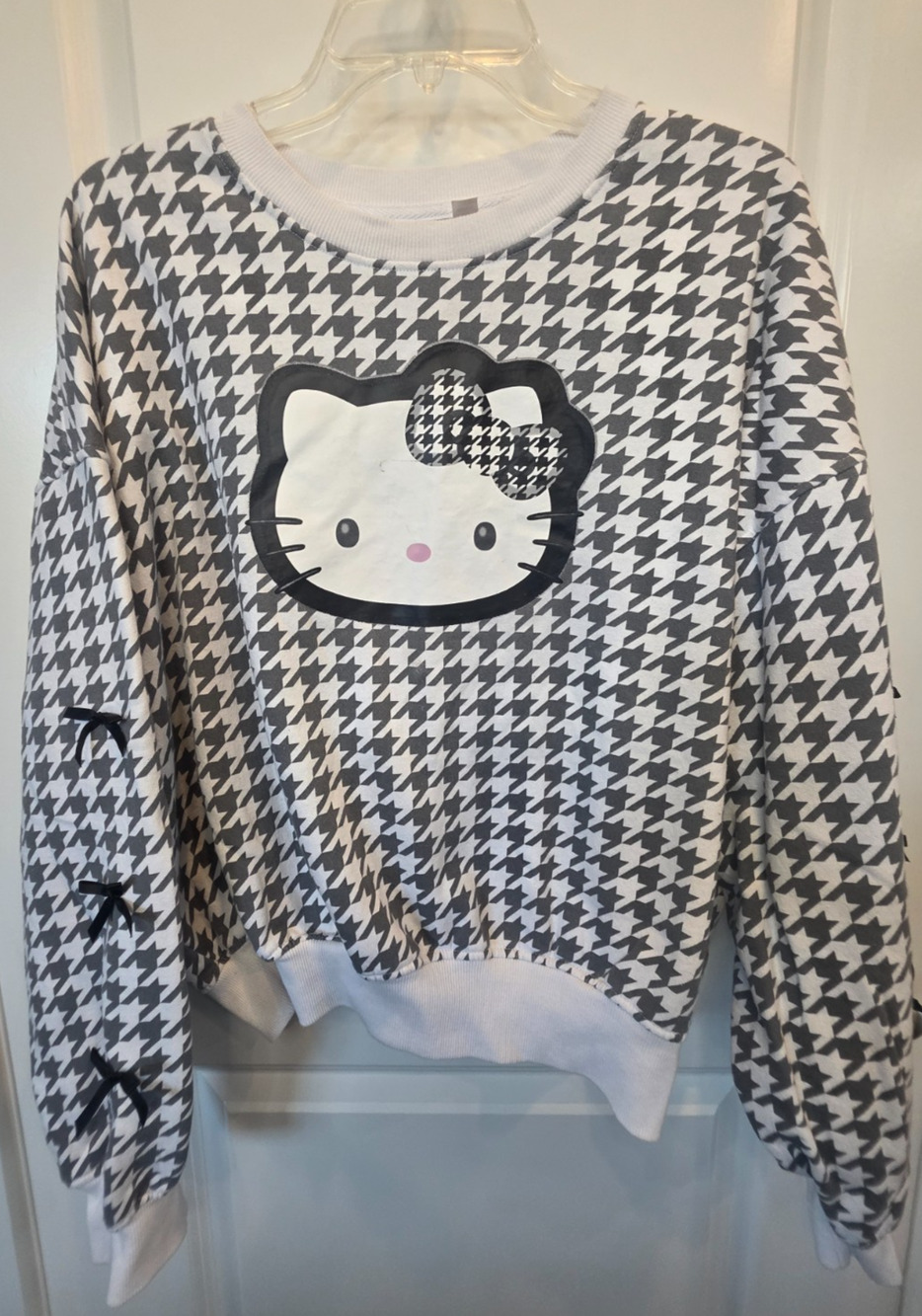 Hello Kitty Coquette Sweatshirt Women's Large Gray White Houndstooth Bow Sleeve